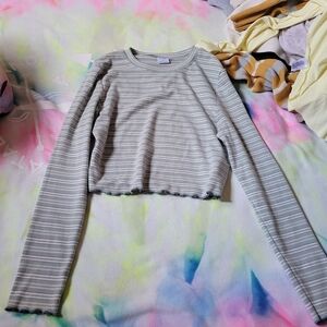 Long sleeve crop top